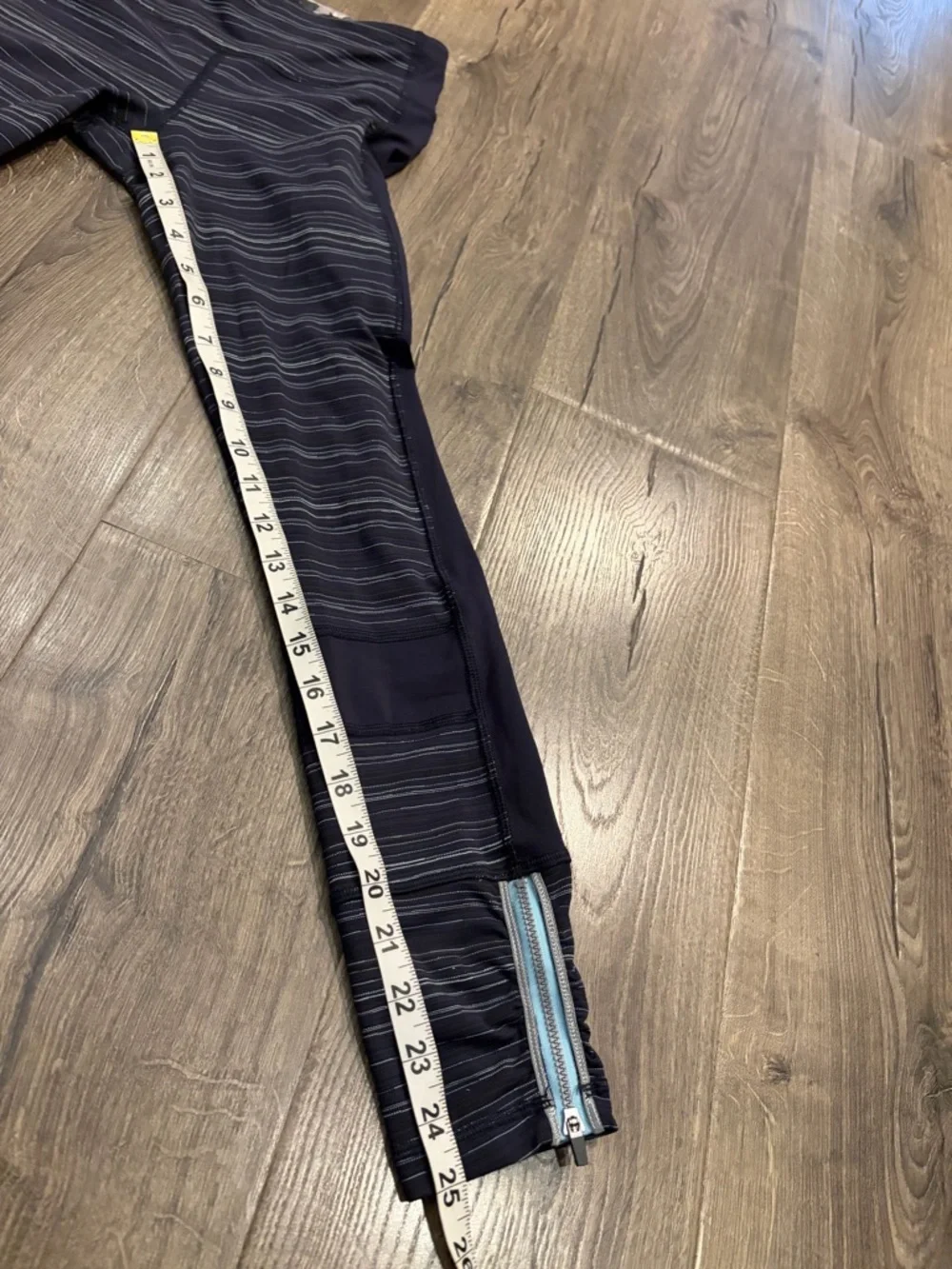 Lululemon RUN THE WORLD Blue Stripes Leggings Size 4 Ankle Zip Butterfly Waist